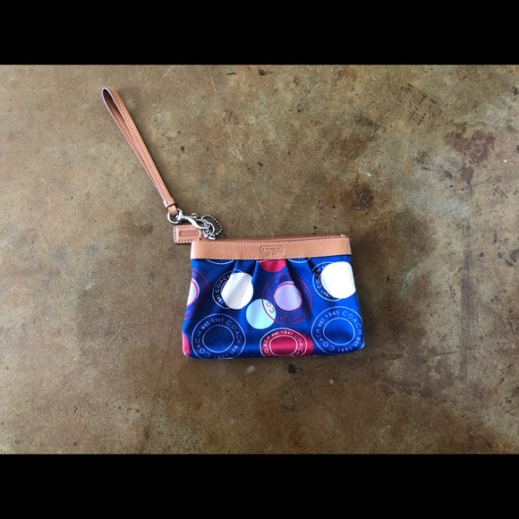Coach wristlet - Picture 2 of 3